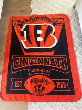 Cincinnati Bengals NFL Team Throw Blanket - Orange & Black